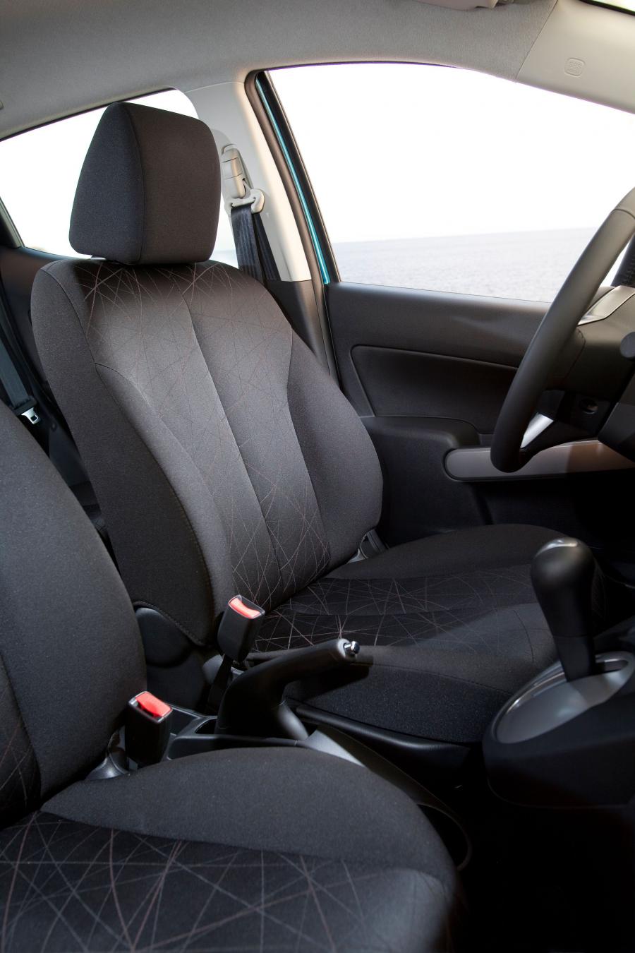  Mazda2 2010 года  (фото 28 из 183)